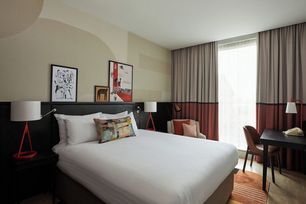 Standard Room, 1 King Bed (Refurbished)