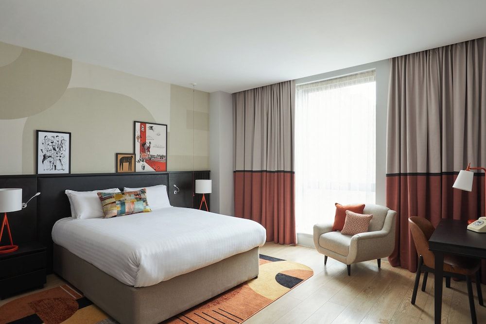 Premium Room, 1 King Bed, Accessible (Refurbished)