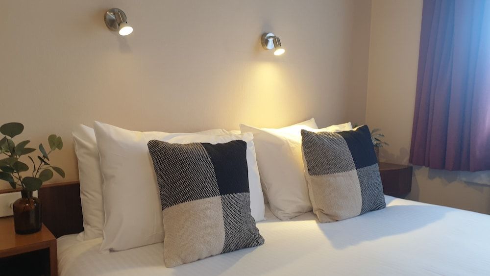 Katoomba Town Centre Motel Two Bedroom Family Suite Queen Plus Three 2