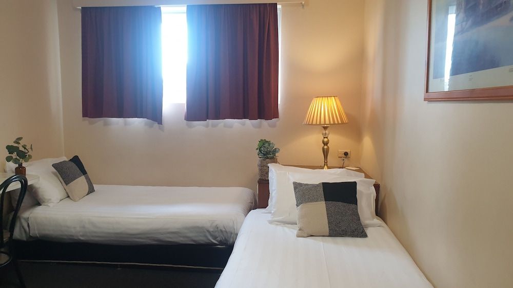 Katoomba Town Centre Motel Two Bedroom Family Suite Queen Plus Three 5