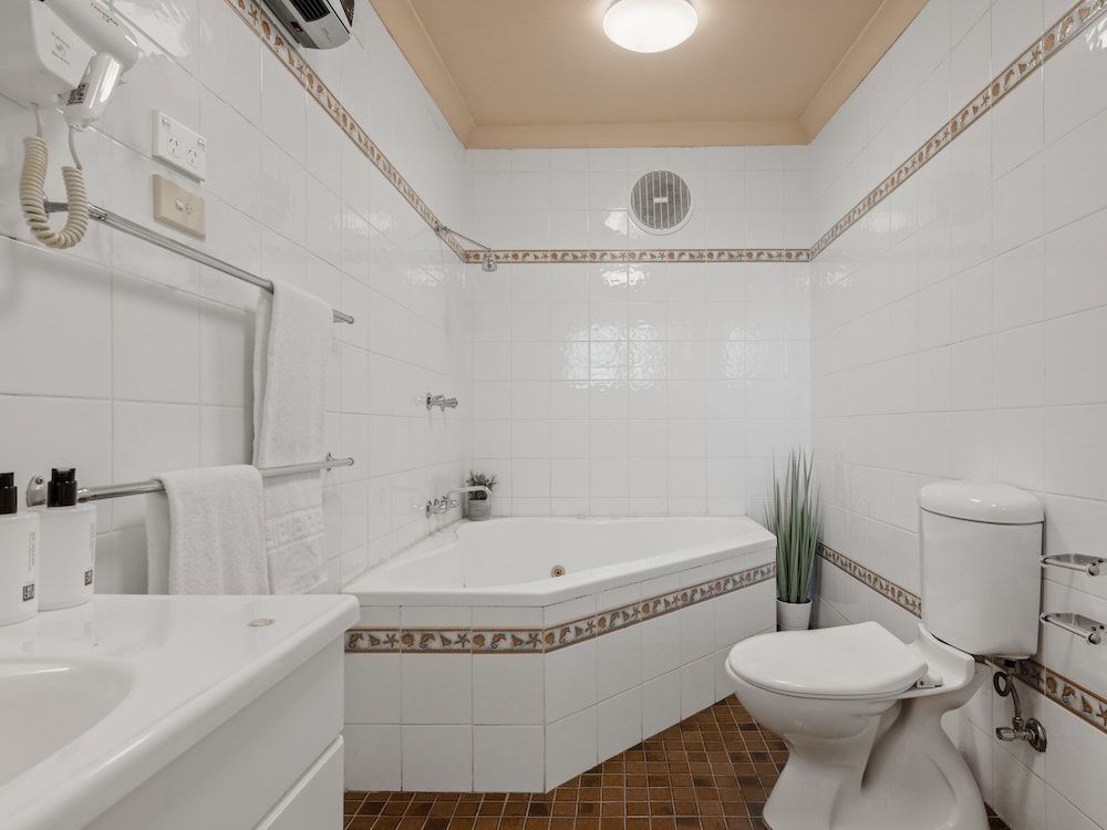 Katoomba Town Centre Motel Queen Spa Suite 3