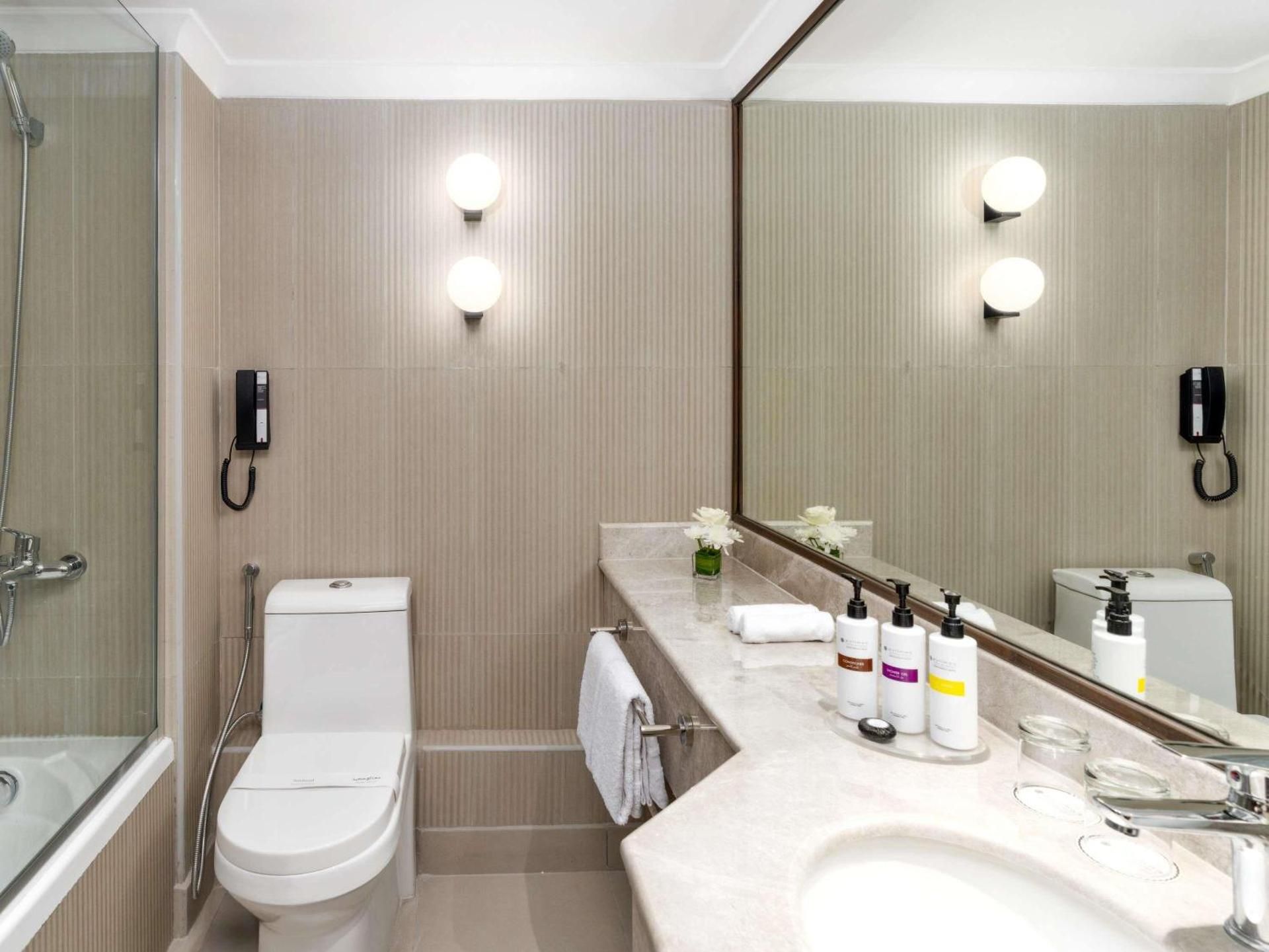 Deluxe Presidential Suite, 1 Double Size Bed, 2 Single Size Beds, City View