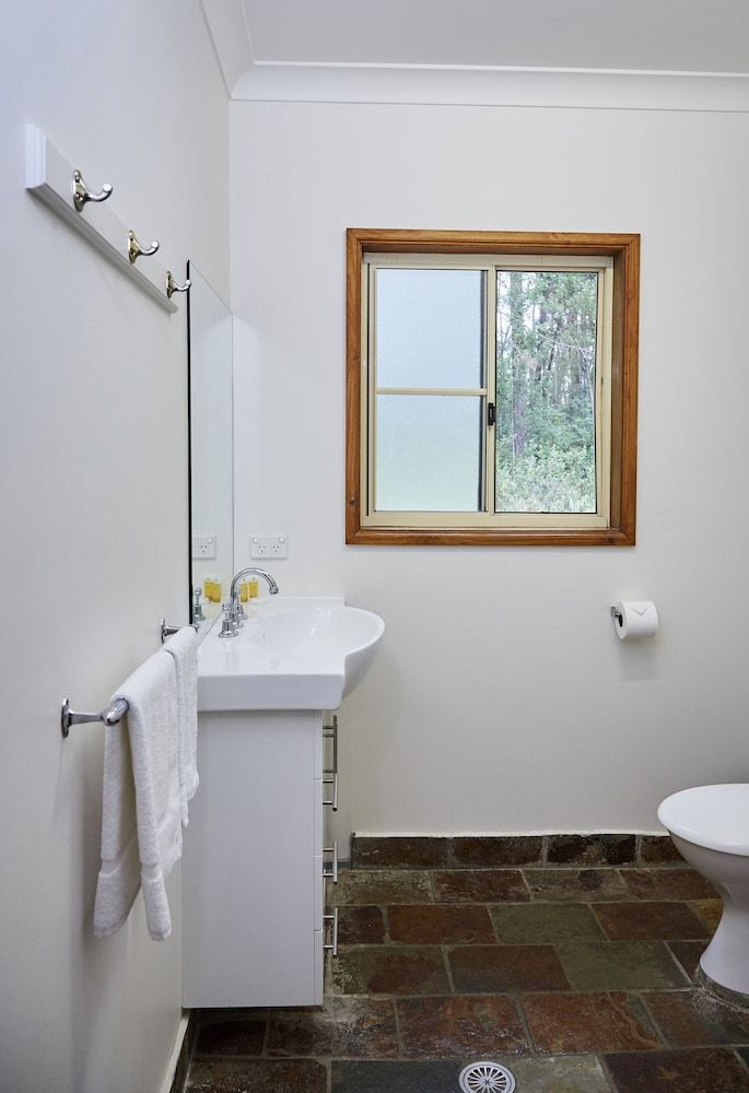 Laurel Lodges