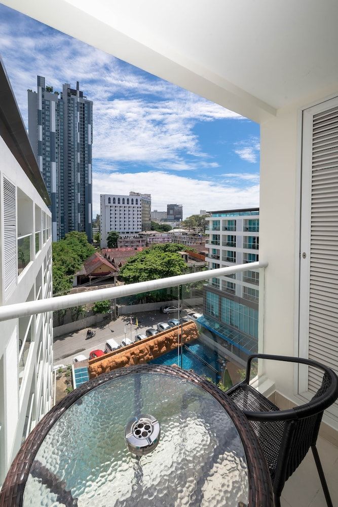 undefined Centara Pattaya Hotel 9