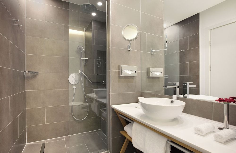 Hotel Berlin Potsdamer Platz by Leonardo Hotels Superior Double Room 4