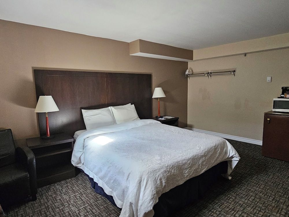 Room, 1 Queen Bed, Non Smoking (Interior Corridor Access)