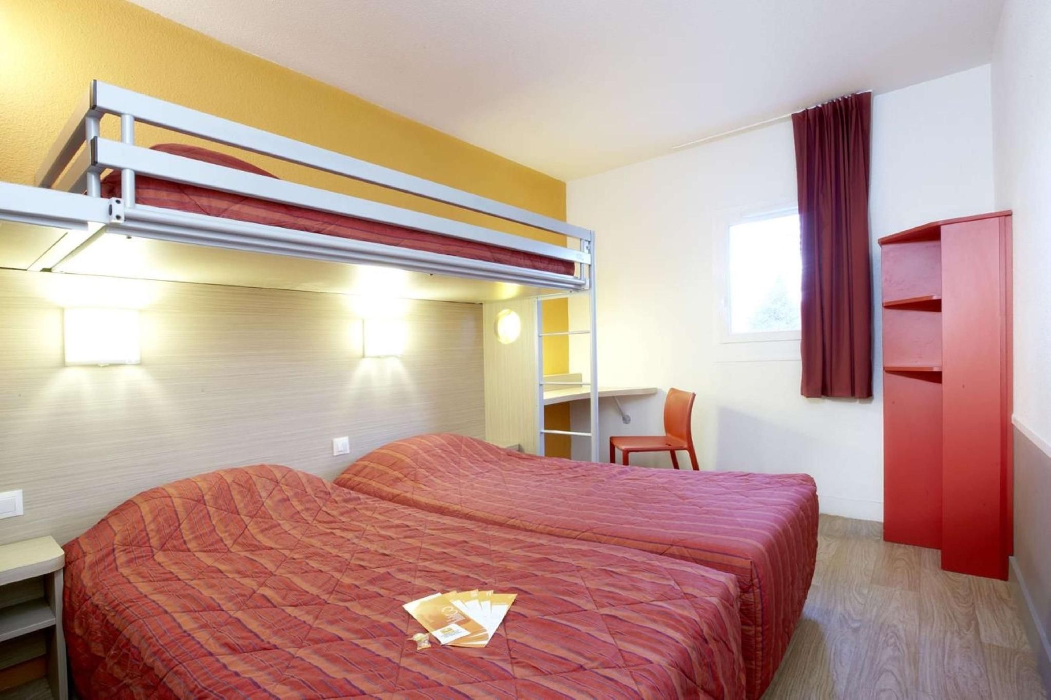 Standard Room - 1 Double Bed 2 Single Beds