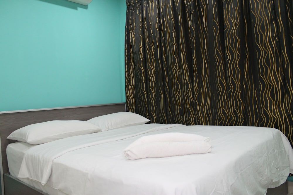 LaComme Inn Superior Queen Room 4