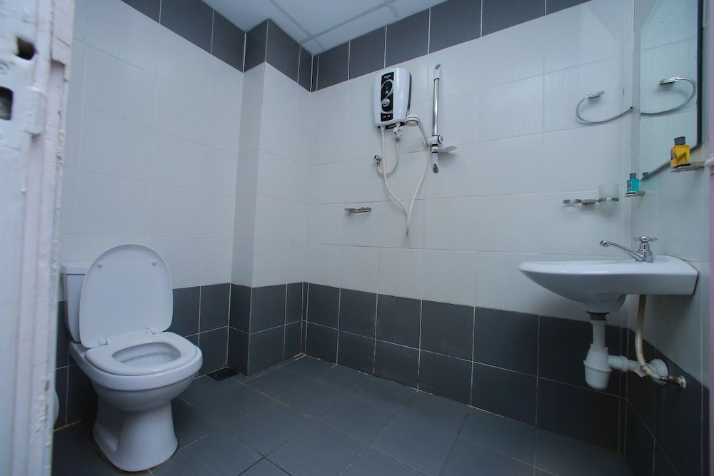 LaComme Inn Superior Queen Room 9