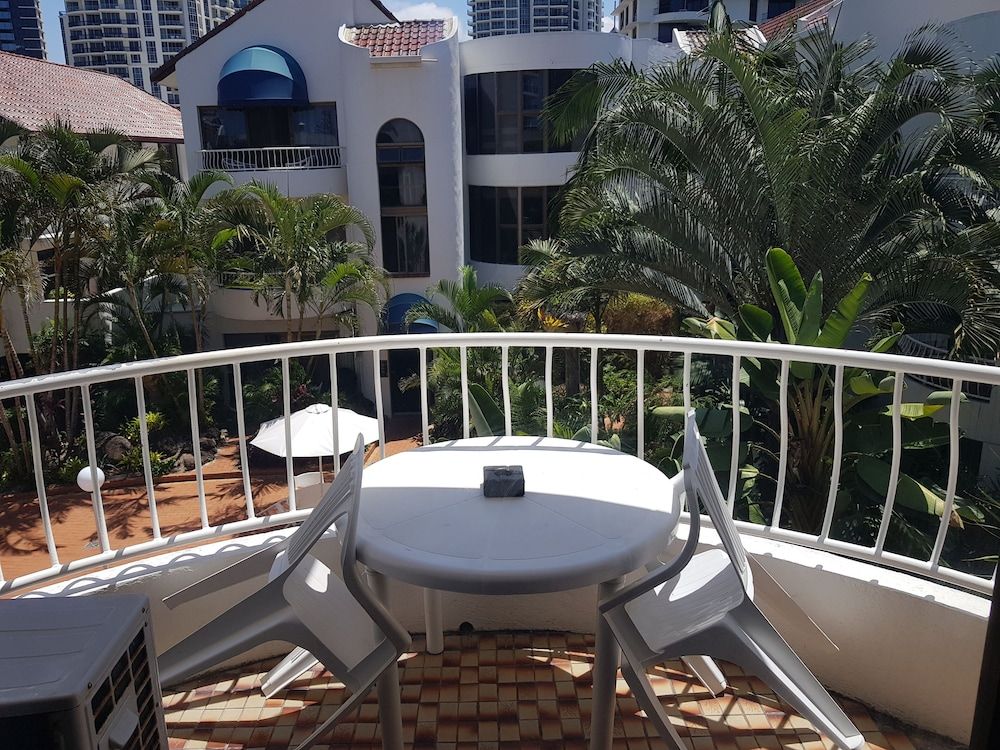 St Tropez Apartments 2 Bedroom Apartment 5