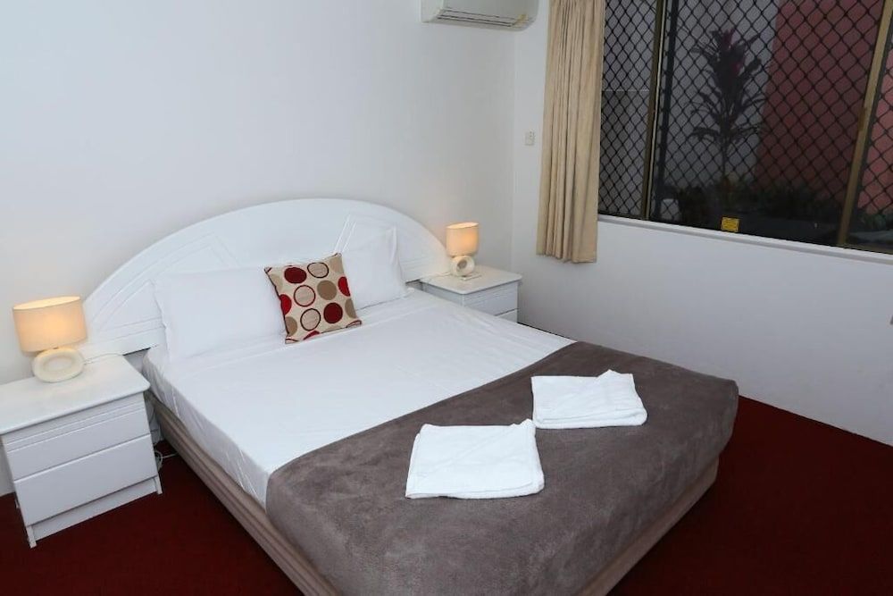 undefined St Tropez Apartments 3