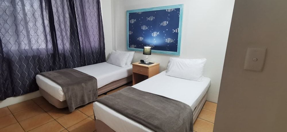 St Tropez Apartments Apartment, 2 Bedrooms 3