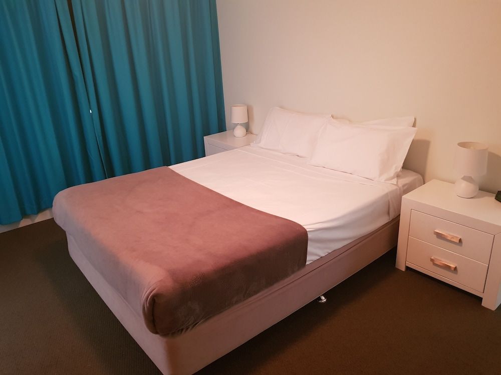 St Tropez Apartments 2 Bedroom Apartment 3