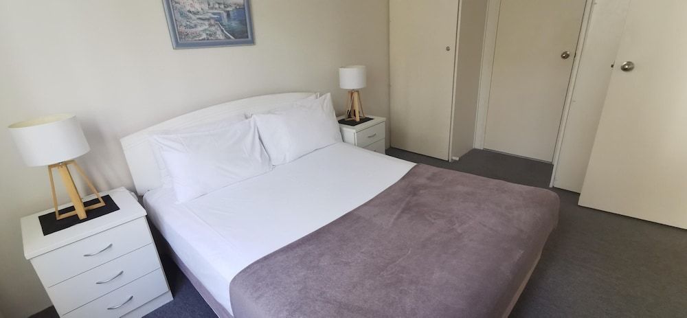 St Tropez Apartments 1 Bedroom Apartment 2