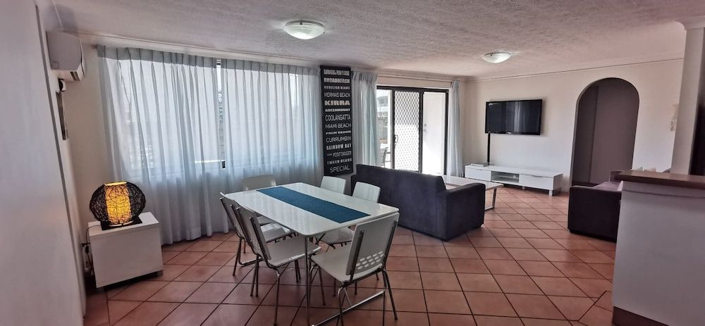 undefined St Tropez Apartments 4