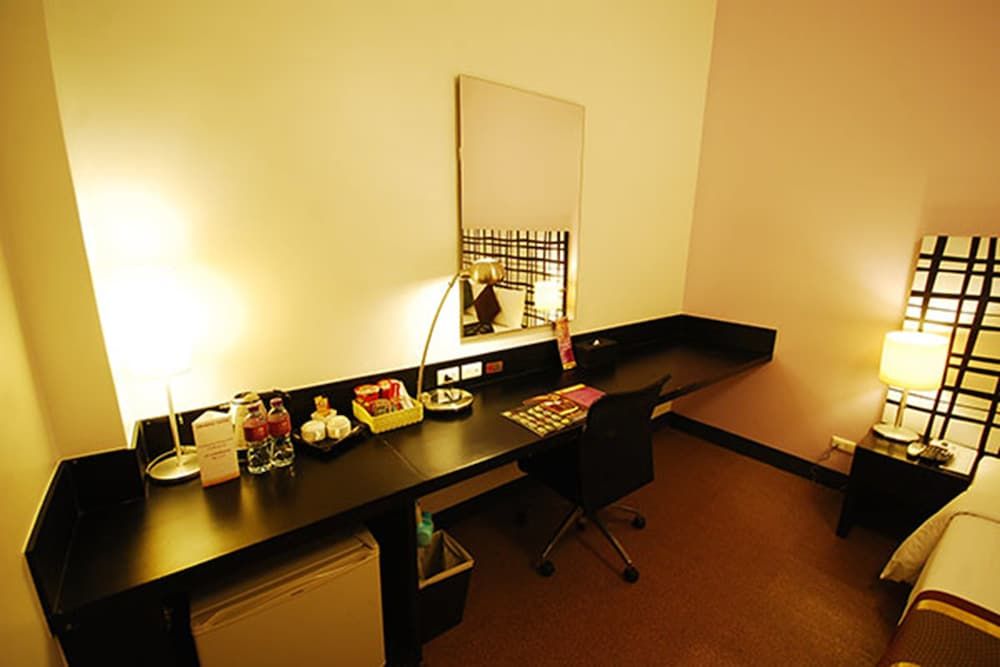 The Embassy Sathorn Executive Room 5