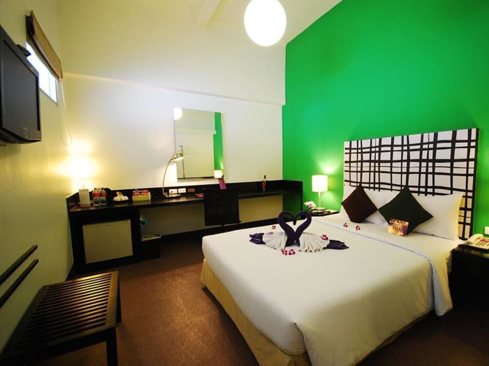 undefined The Embassy Sathorn 3