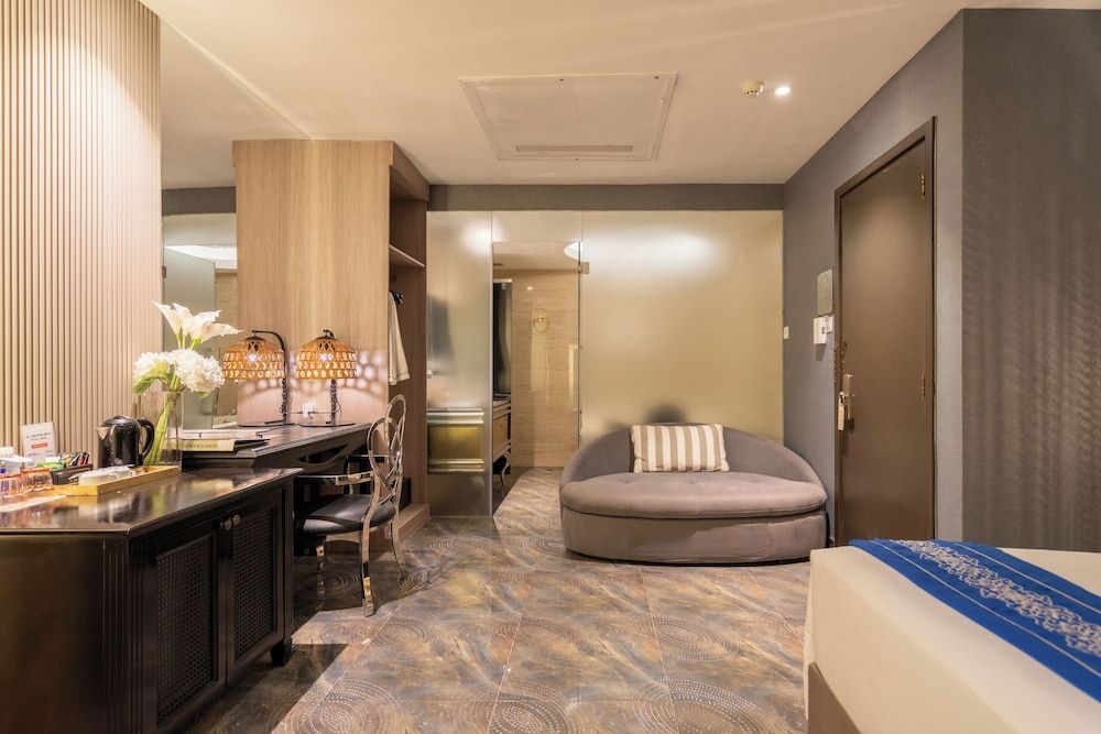 A&EM Hotel 44 Phan Boi Chau VIP Room 6