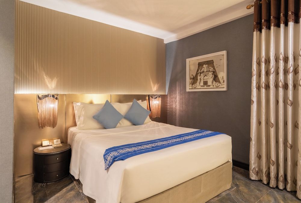 A&EM Hotel 44 Phan Boi Chau VIP Room