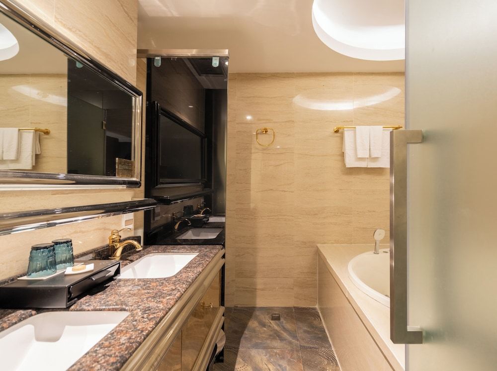 A&EM Hotel 44 Phan Boi Chau VIP Room 4