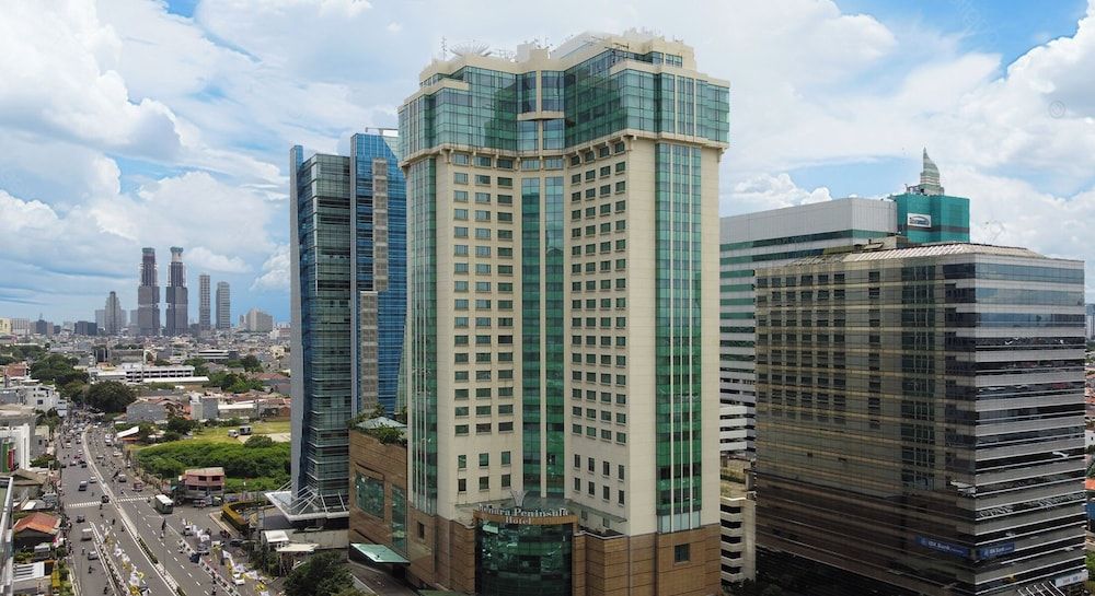 undefined Menara Peninsula Hotel Jakarta