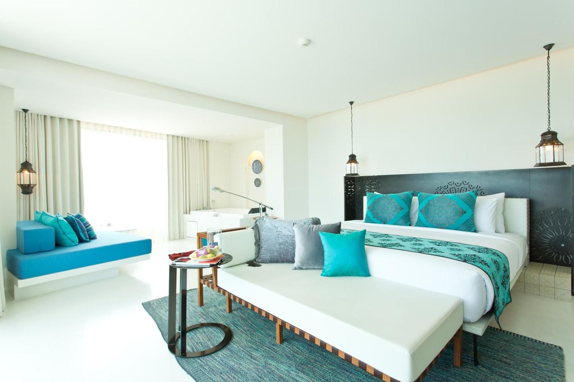 Oceanfront Suite with In-Room Jacuzzi