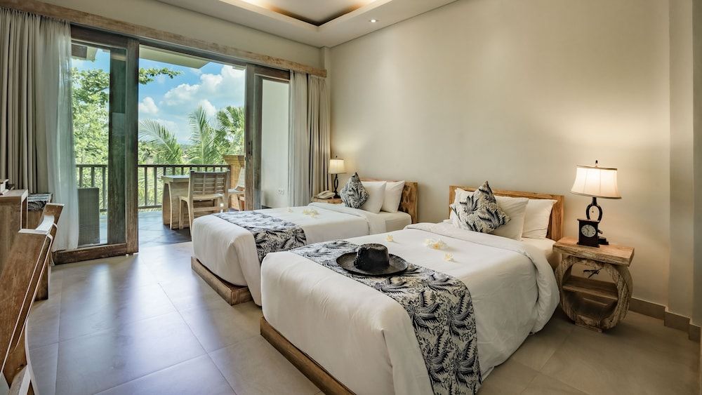 KajaNe Yangloni Deluxe Room, 1 Bedroom, Balcony, Garden View 4