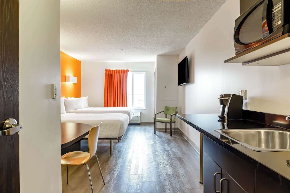 Deluxe Room, 2 Queen Beds, Non Smoking, Kitchenette