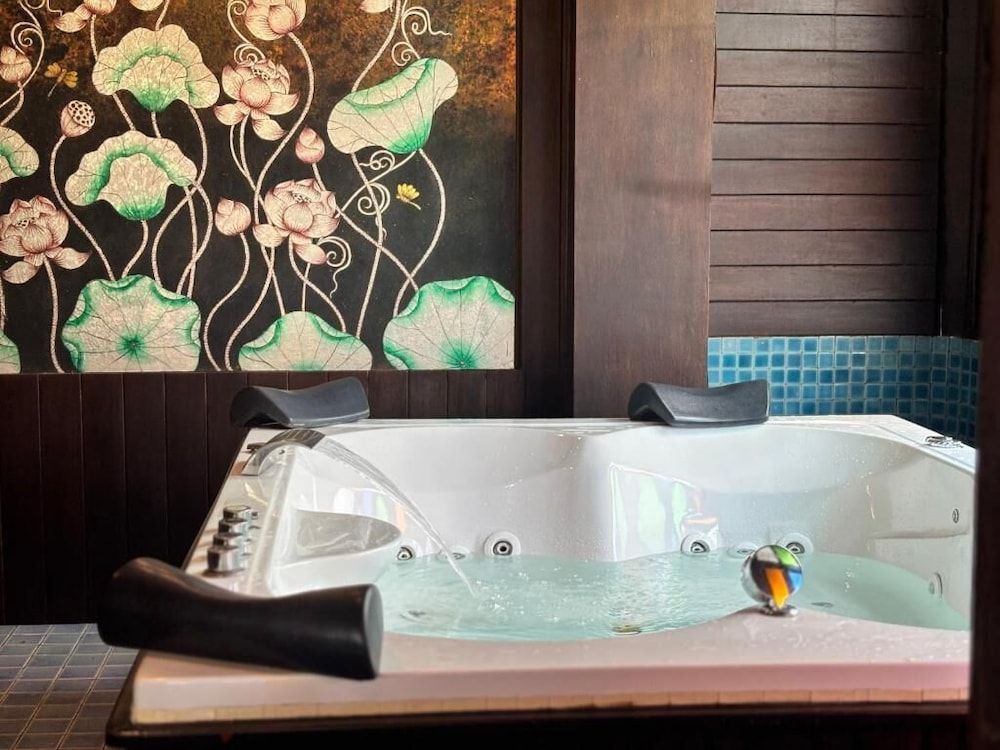 Singha Montra Lanna Boutique Style Hotel SinghaMontra Family Suite with balcony 5