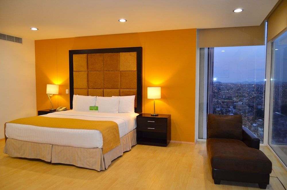 Suite, Multiple Beds, Non Smoking, Mountain View (Governor Suite)