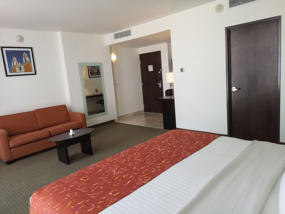 Deluxe Suite, 1 King Bed, Non Smoking