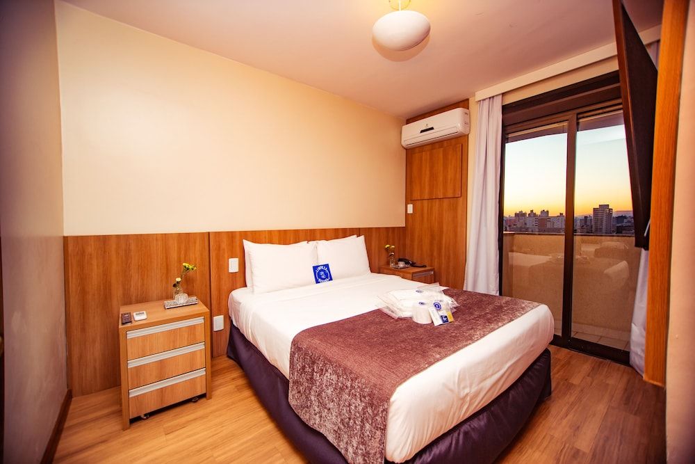 Luxury Room, Lake View (Family)