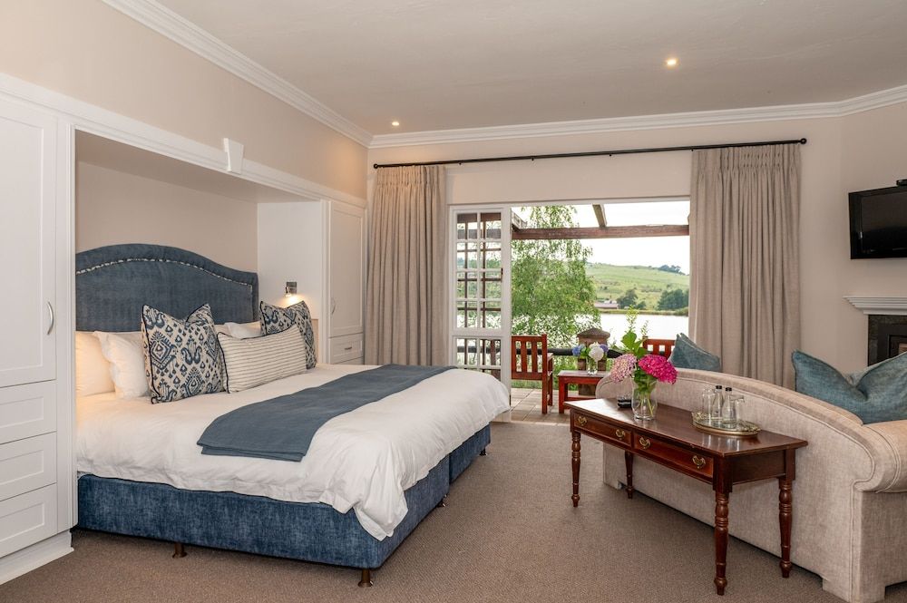 Walkersons Hotel & Spa Luxury Room 2