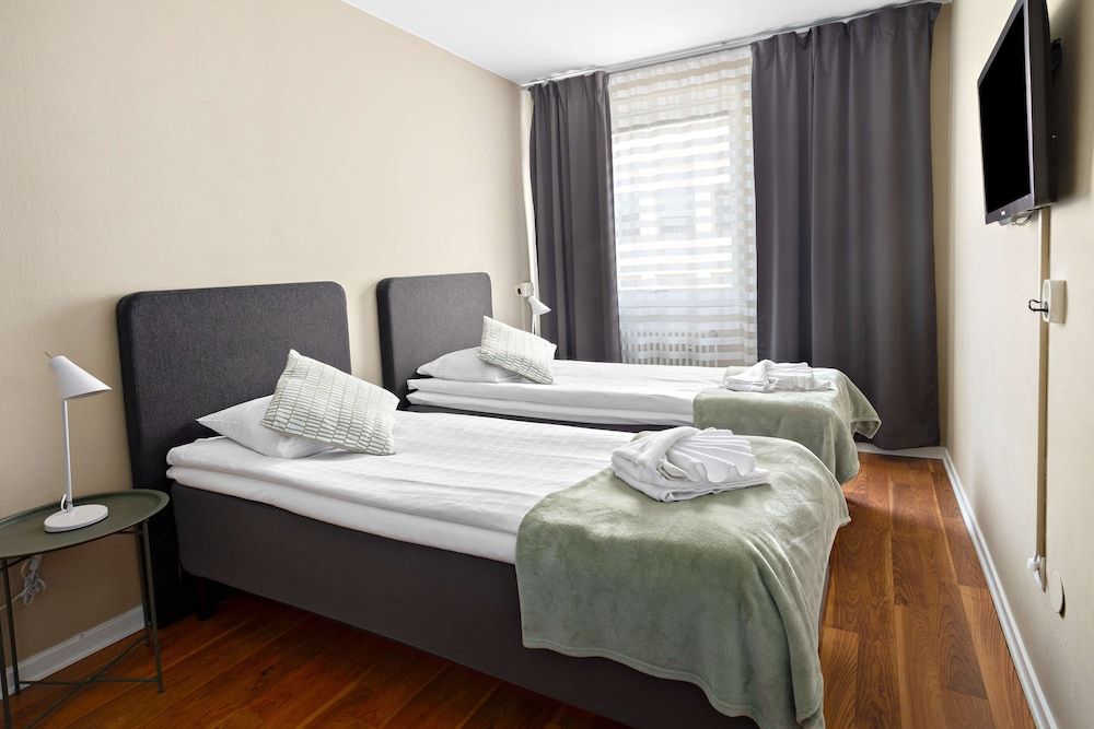 Palm Tree Hotel, Best Western Signature Collection Standard Room, 2 Twin Beds, Non Smoking 3
