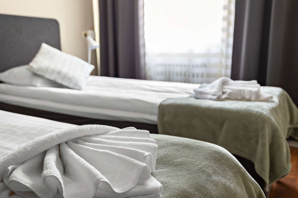 Palm Tree Hotel, Best Western Signature Collection Standard Room, 2 Twin Beds, Non Smoking 4