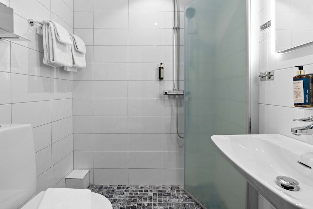 Palm Tree Hotel, Best Western Signature Collection Standard Room, 2 Twin Beds, Non Smoking 6