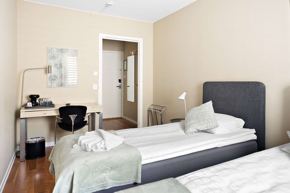 Palm Tree Hotel, Best Western Signature Collection Standard Room, 2 Twin Beds, Non Smoking 5