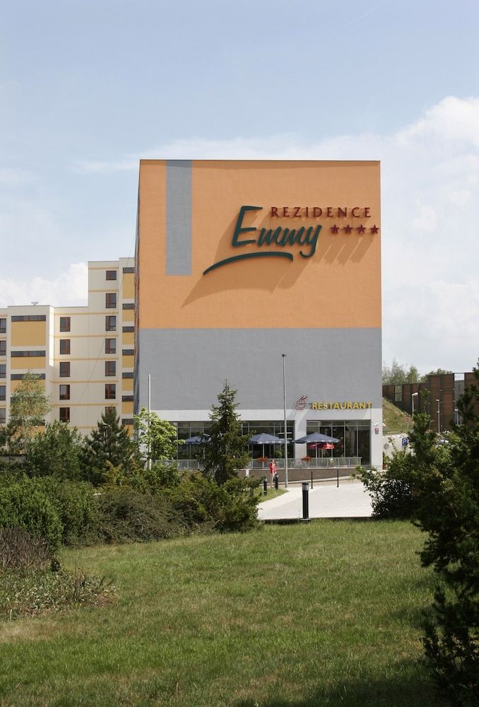 undefined Rezidence Emmy 5