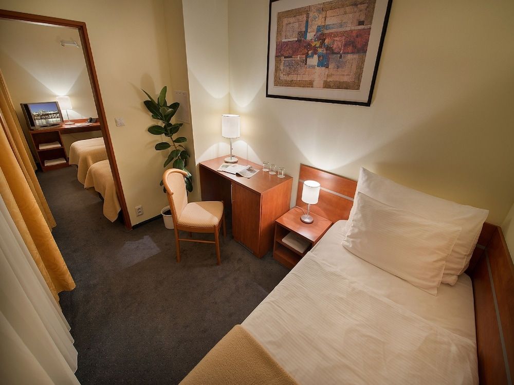 Rezidence Emmy Standard Double or Twin Room 3