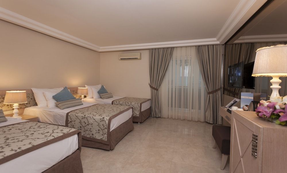 Economy Triple Room