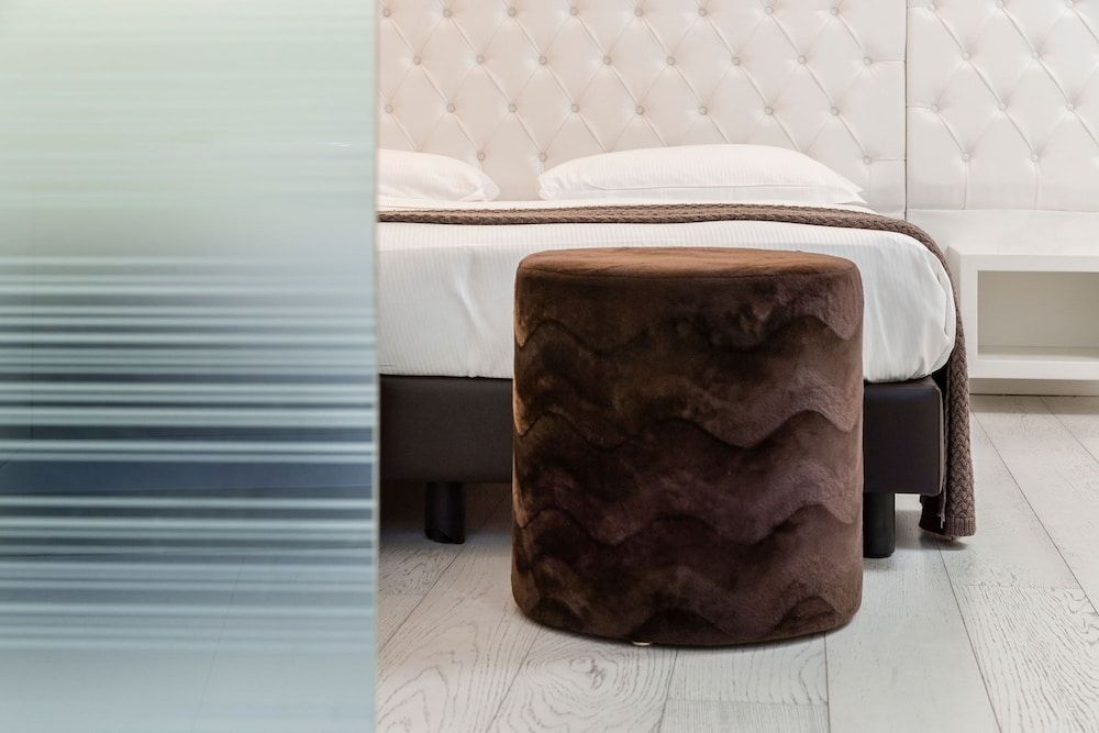 Base Hotel Presidential Suite 3