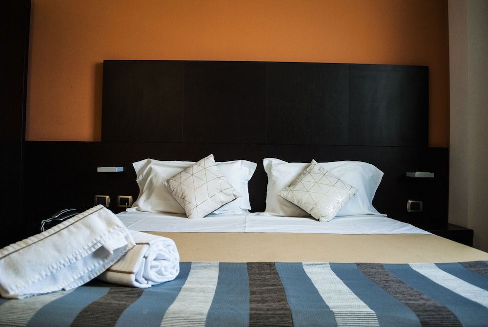 Vercelli Palace Hotel Superior Triple Room 2