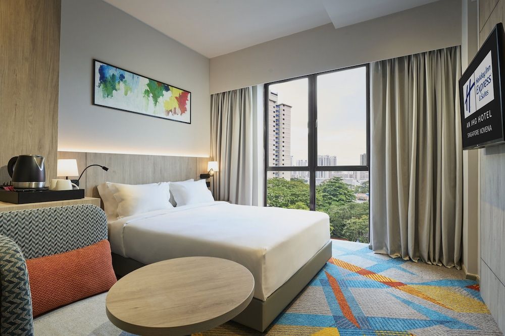 Suite, 1 Bedroom, Kitchenette (High Floor)