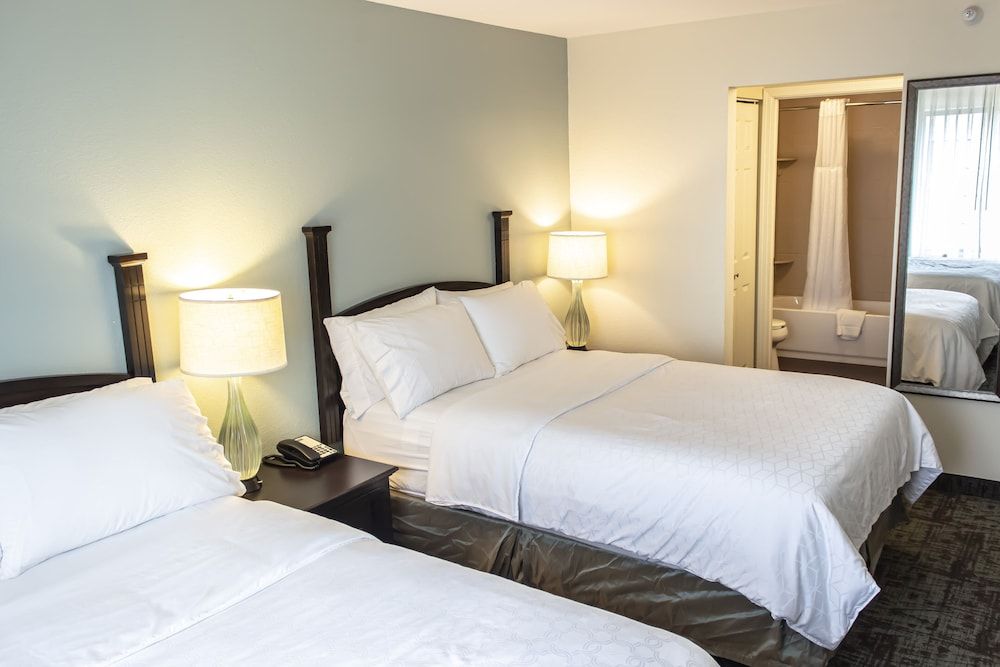 Suite, 2 Bedrooms, Kitchen