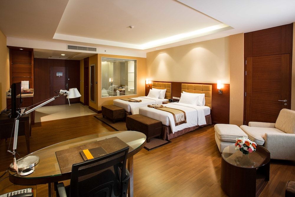 The Grand Fourwings Convention Hotel Deluxe Room