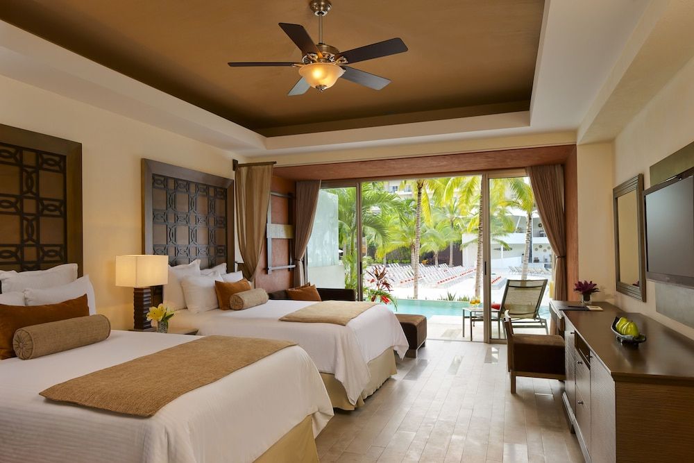 Preferred Club Jr. Suite Swim Out, 2 Double Beds