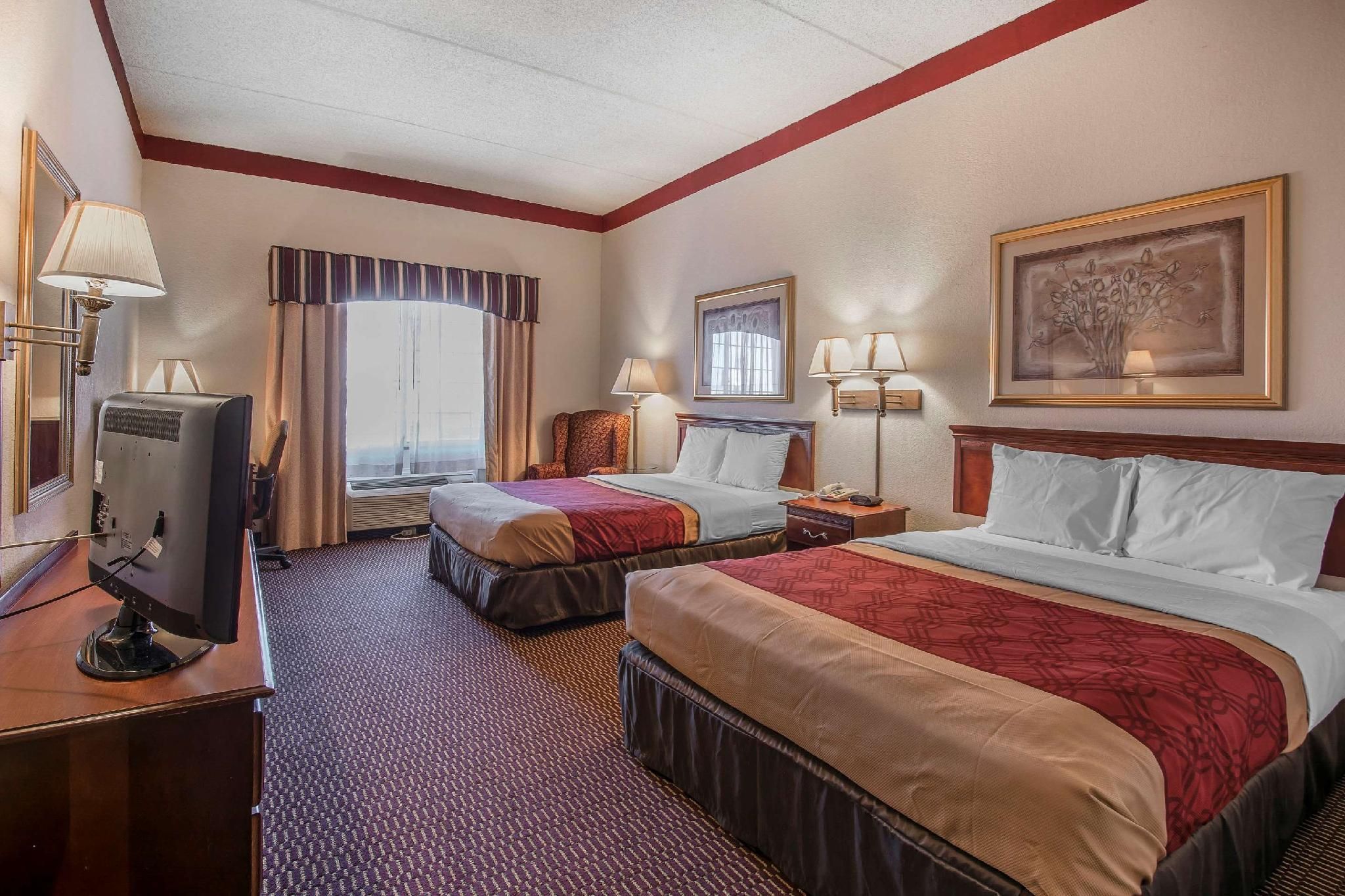 2 Queen Beds, Smoking