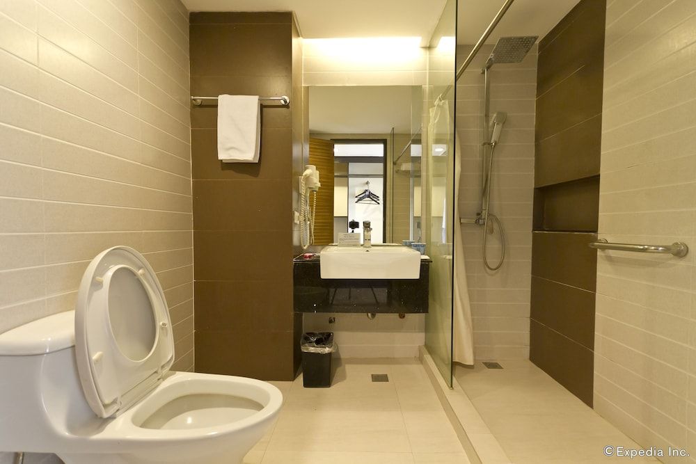 Summit Circle Cebu Deluxe Twin Room, 2 Twin Beds 8