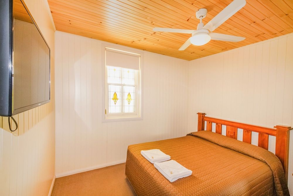 Black Gold Motel Superior Villa, 4 Bedrooms 2