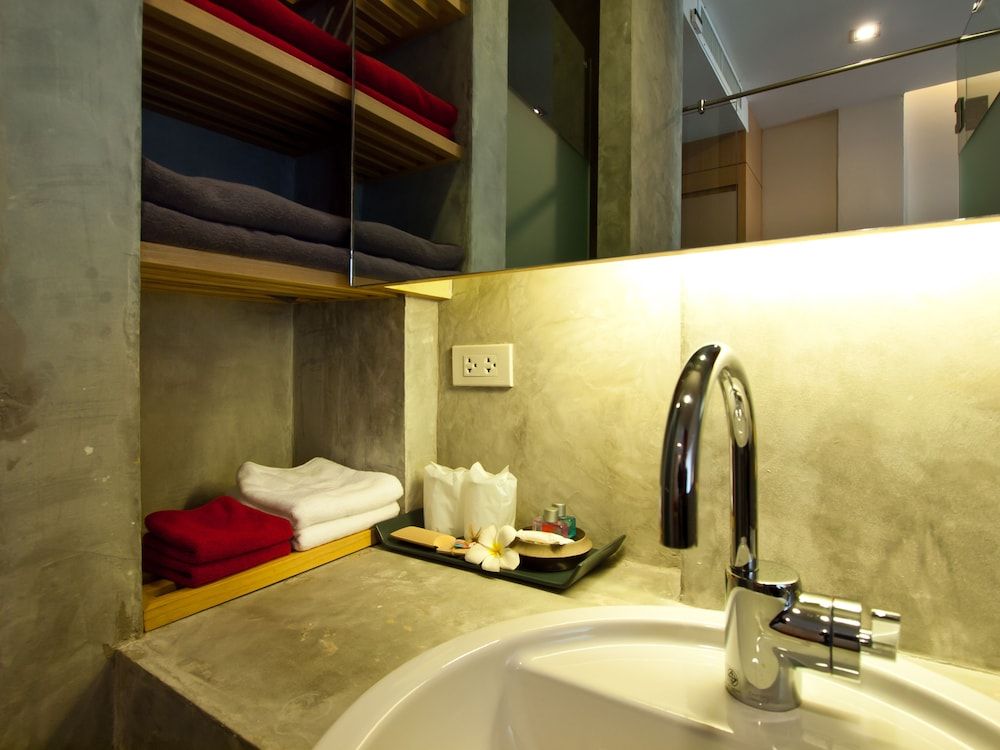 The Now Hotel Standard Twin Room (XS) 4